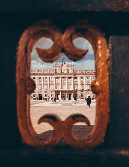 Madrid: Old Town & Poets District Guided Walking Tour - Pace, comfort, and what to bring so the walk feels good