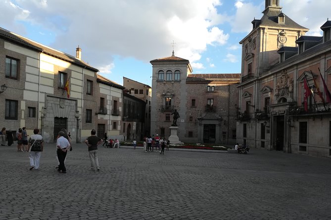 Madrid Old Town Private Walking Tour - Isabel II: the start of the monarchy stories