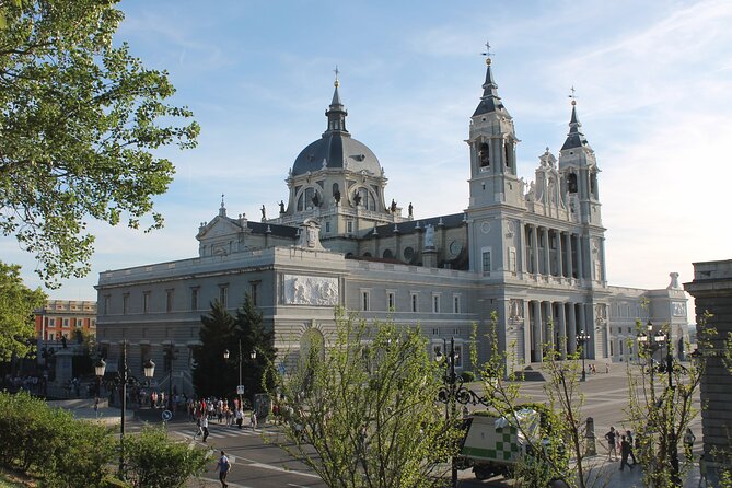 Madrid Old Town Tour & Flamenco Show with Optional Dinner - Plaza Mayor-style hangout time and the bocata de calamares moment