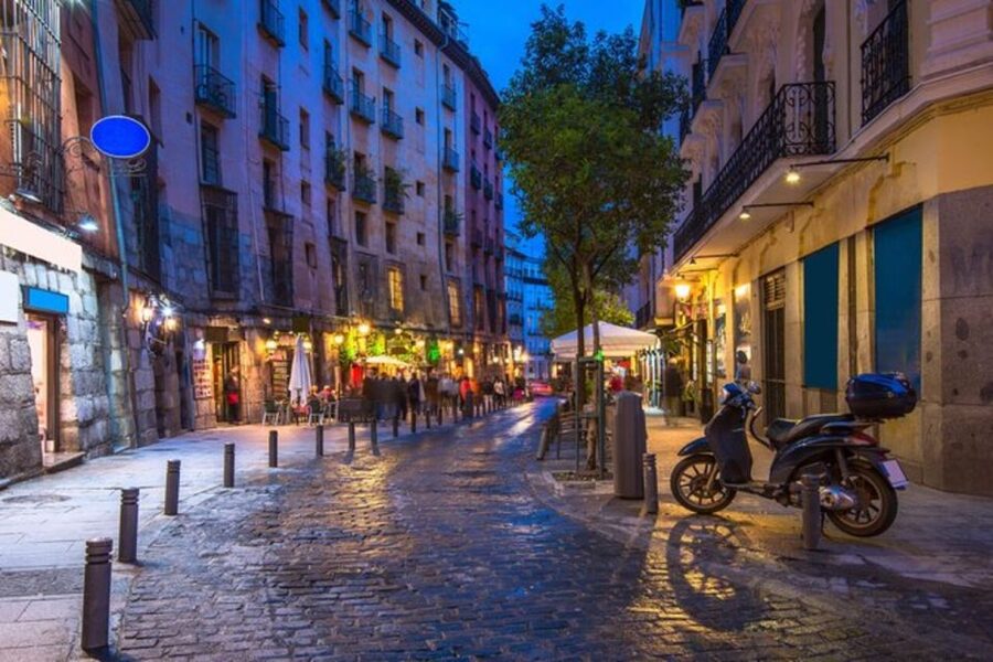 Madrid: Panoramic Open-Top Bus Day or Night Tour with Guide - The 90-Minute Loop: What You’ll See in the Order You’ll Feel It