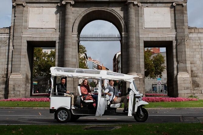 "Madrid : Panoramic views in Tuk Tuk" - Where it starts and how you end: Getting in without stress