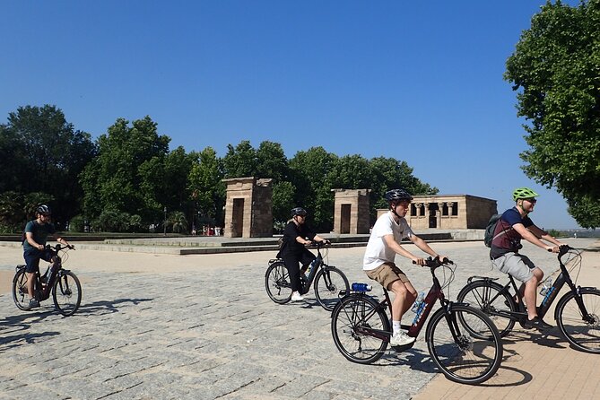Madrid Parks & Riverside Bike Tour - The ride into Casa de Campo: a big park reset