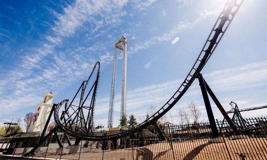 Madrid: Parque Warner Ticket and Roundtrip Transportation - A fast-start morning: opening time, Looney Tunes, and a park game plan