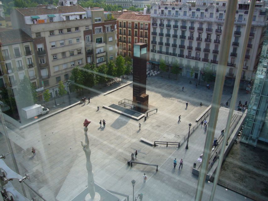 Madrid: Prado and Reina Queen Sofia Museums Private Tour - Group size, headphones, and the “private” part staying private