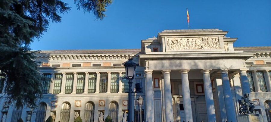 Madrid: Prado Museum Guided Tour with Ticket - Goya’s turning point: royal portraits with changing energy