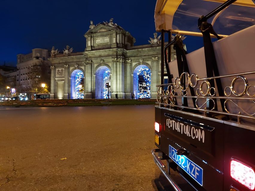 Madrid: Private Christmas Lights Tour by Eco Tuk-Tuk - What I love most: stories and easy festive views