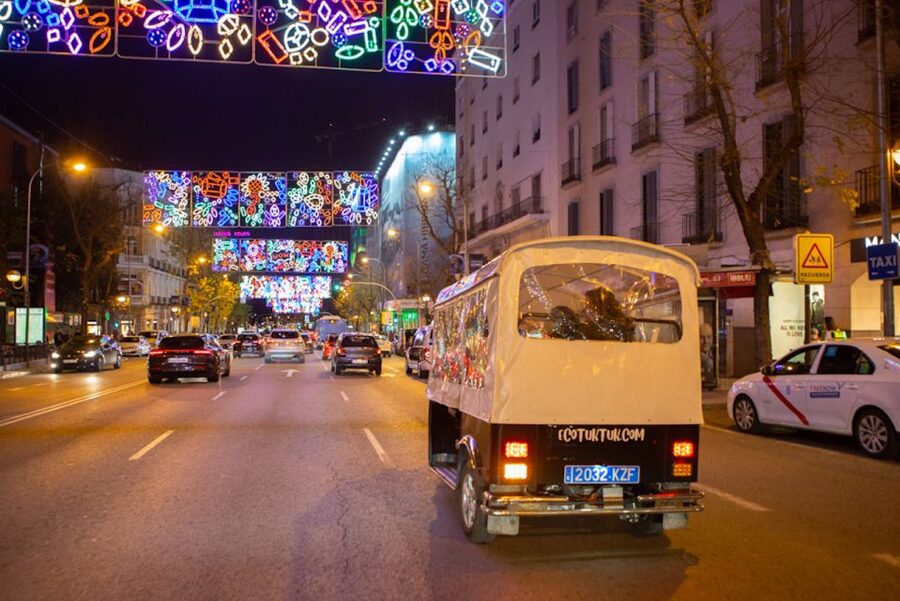 Madrid: Private Christmas Lights Tour by Eco Tuk-Tuk - One thing to consider before you book