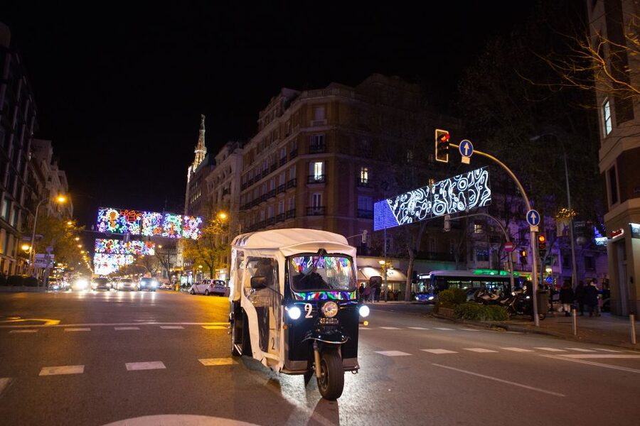 Madrid: Private Christmas Lights Tour by Eco Tuk-Tuk - Prado Museum, San Jerónimo el Real, and the Big-Façade Christmas Look