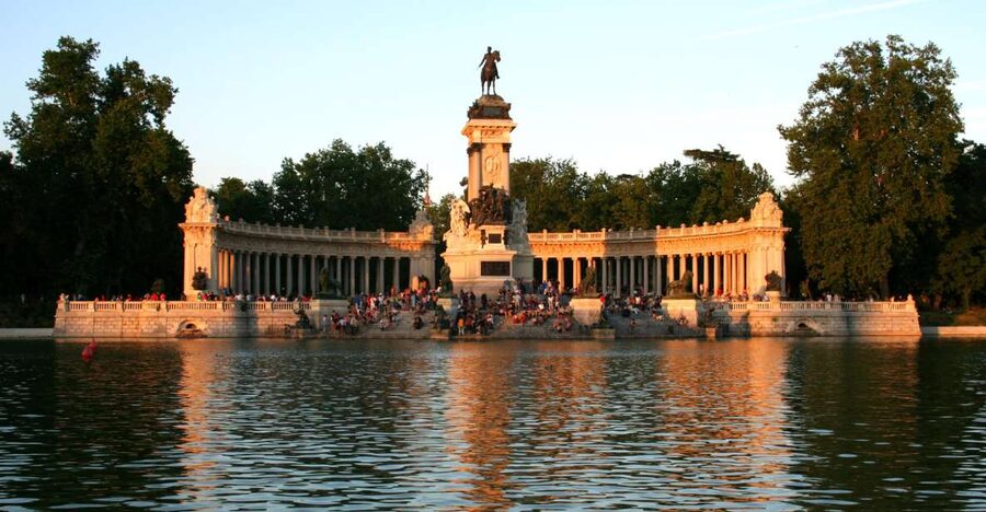 Madrid: Private Custom City Tour with Driver and Guide - Key things you’ll notice on this Madrid tour