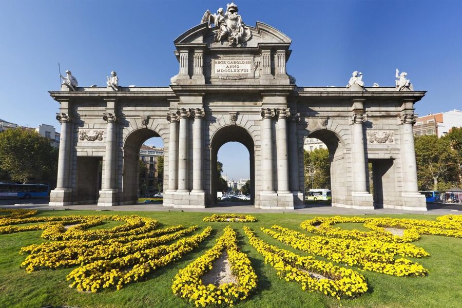 Madrid: Private Custom City Tour with Driver and Guide - The 4-hour format: comfort-first touring that actually works