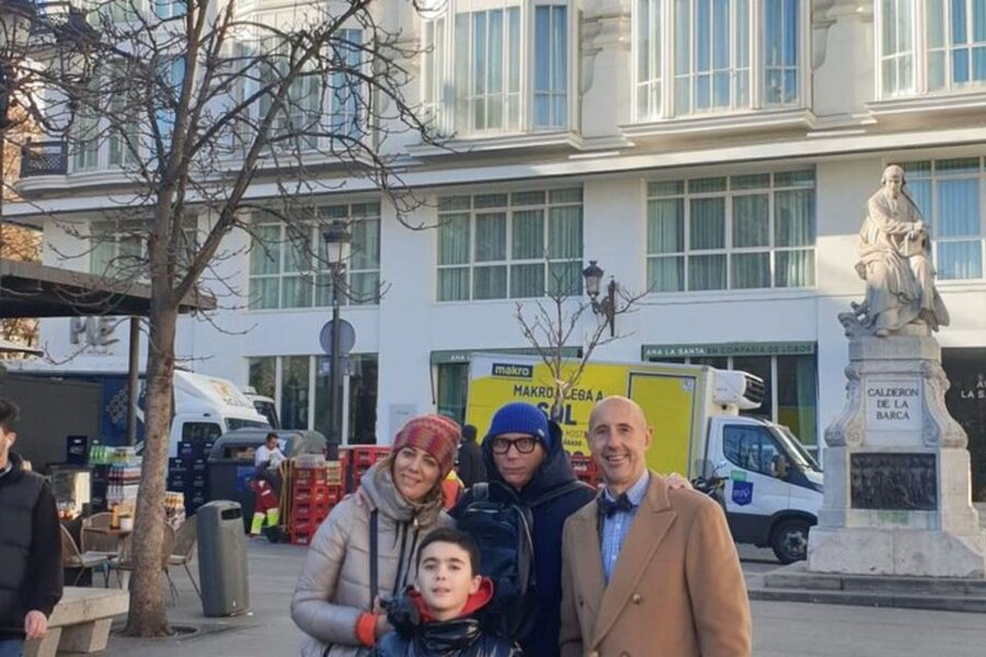 Madrid: Private custom tour with a local guide - Getting picked up in Madrid and setting a smart pace