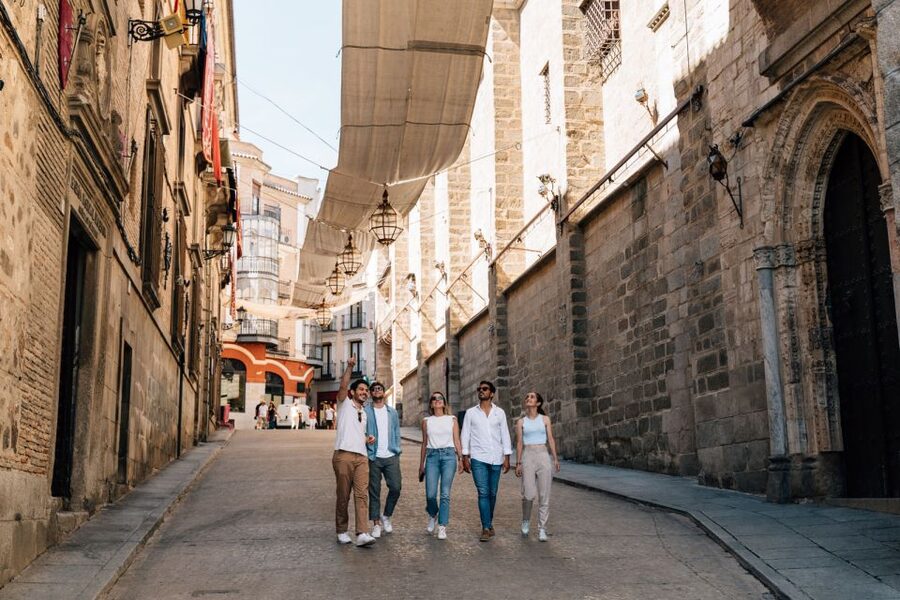 Madrid: Private Day Tour of Toledo & High-Speed Train Ticket - The Jewish Quarter and convent area: the city of three cultures in real streets