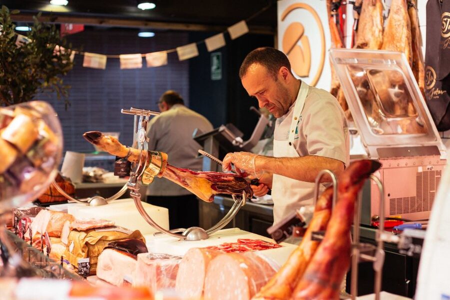 Madrid: Private Food Tour – 10 Tastings with Locals - Private guiding that feels personal: Julián and Mateo as examples