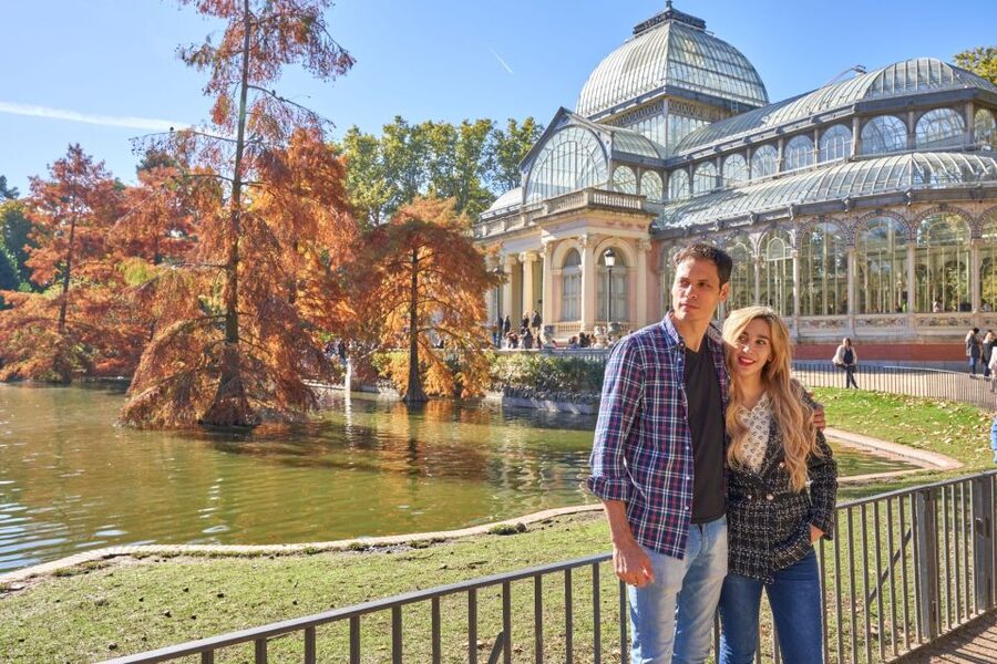 Madrid: Private Photoshoot at the Retiro Park - Meeting Point Reality: Coordinate the Day Before