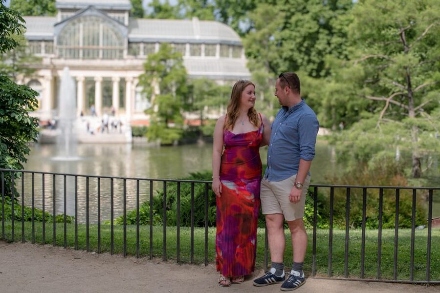 Madrid: Private Photoshoot at the Retiro Park - How the Private Session Works in Real Time