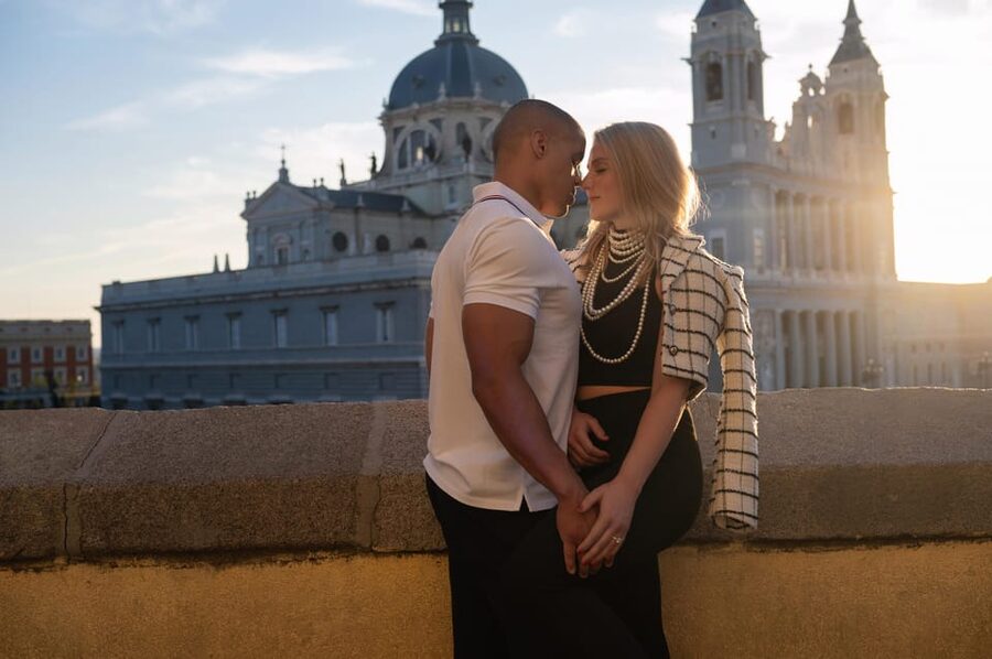Madrid: Private Photoshoot with a Professional Photographer - Practical tips so your photos look better (without extra stress)