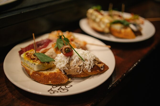 Madrid: Private Tapas & Wine Food Walking Tour in La Latina - Key things that make this tour worth your time