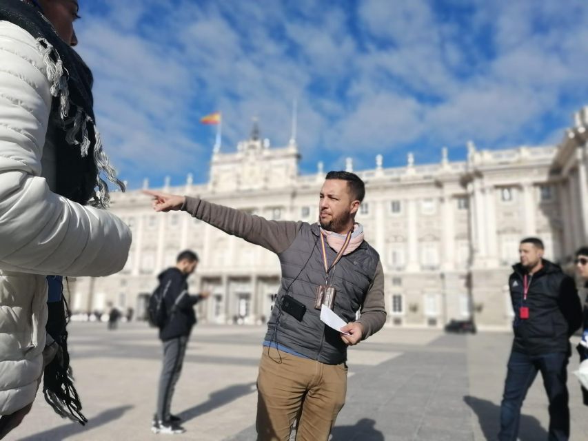 Madrid: Private Walking tour 2,5 hours or 5 hours - Puerta del Sol and Plaza de la Villa: Where the Center Gets Real