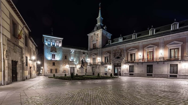 Madrid: Private Walking Tour - Royal Palace and Almudena Cathedral: See the Big Stuff, Without Ticket Hassle