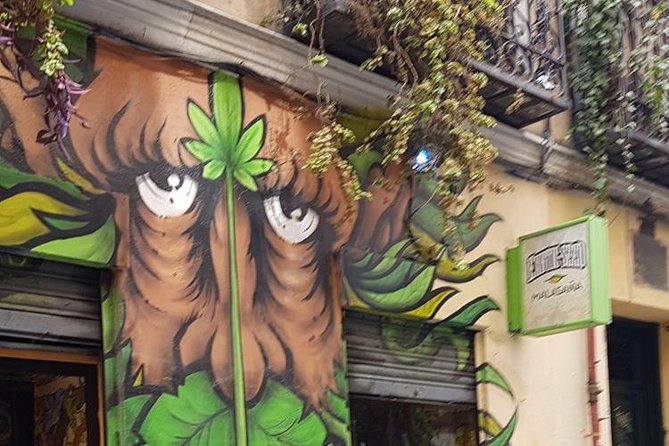 Madrid Private Walking Tour through glamorous capital of Spain - Malasaña Meets Salamanca: What This Two-Neighborhood Tour Really Shows