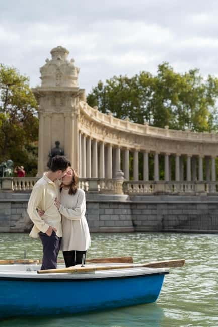 Madrid: Professional photoshoot in the Retiro park - What you get afterward: free downloads and 20 edited HD photos