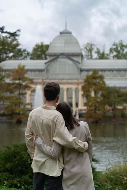 Madrid: Professional photoshoot in the Retiro park - The $71 per person value: paying for results, not awkward effort