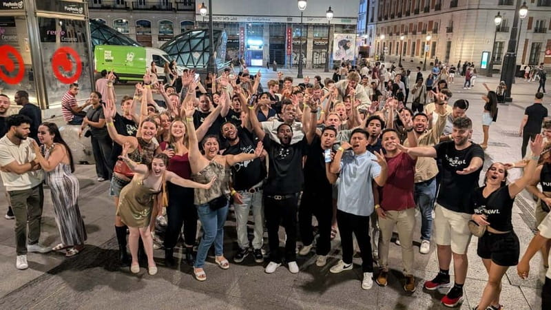 Madrid: Pub Crawl & Club Tour - Starting at Cats Cave Bar in Madrid Sol
