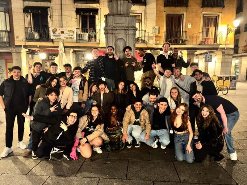 Madrid: Pub Crawl & Club Tour - How the Night Moves: 4 Bar Stops and the VIP Club Finish