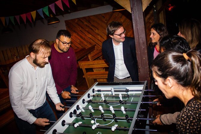 Madrid Pub Crawl with VIP Club Entrance - Timing in Madrid: the 10:00 pm start matters