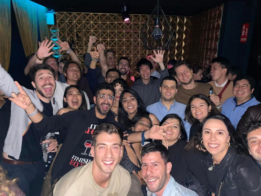 Madrid: PUBCRAWL Ruta de Bares y Fiesta por Madrid - Meeting at Puerta del Sol: Finding the MADLIFE Sign