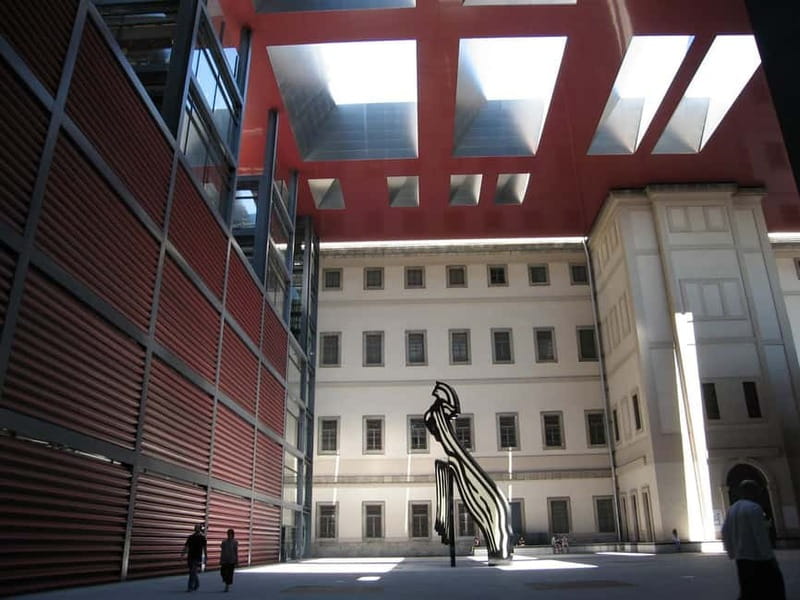 Madrid: Reina Sofía Museum Guided Tour, Small Group - Headsets and a small group: hearing the story in busy rooms