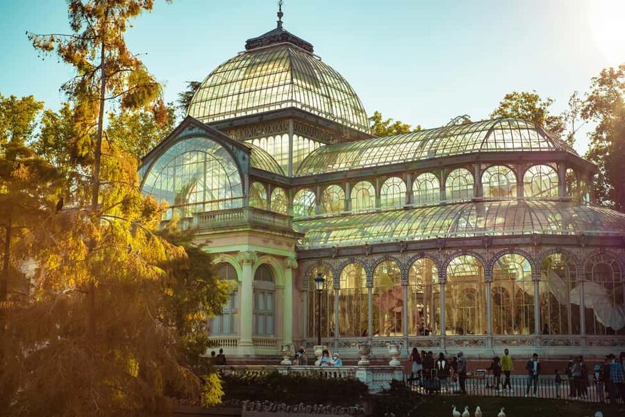 Madrid: Retiro Park Deluxe Tour with Hidden Stories - Key Points That Matter