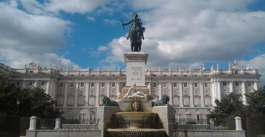 Madrid: Royal Palace and Almudena Cathedral Small-Group Tour - Almudena Cathedral: the seat of Madrid’s archdiocese, with style you can spot
