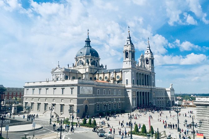 Madrid Royal Palace and Prado Museum Private Tour with Transfers - Seeing the Prado with meaning: how art and royalty connect