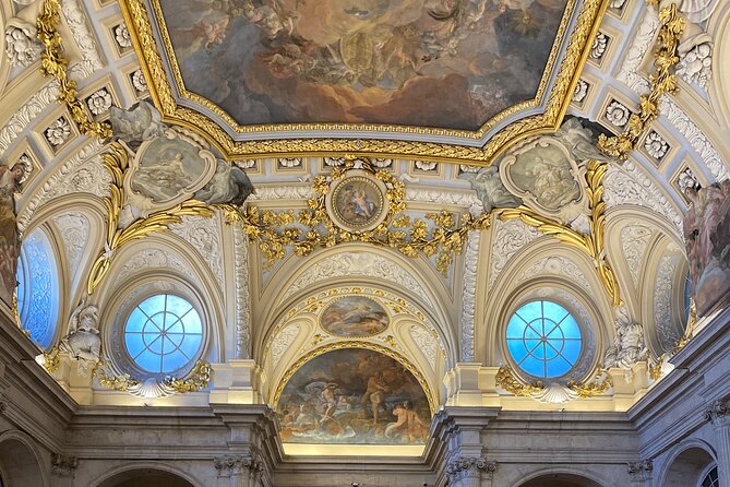 MADRID: Royal Palace and Prado Museum with transportation included - Inside the Prado: art talks that connect to Spain’s story