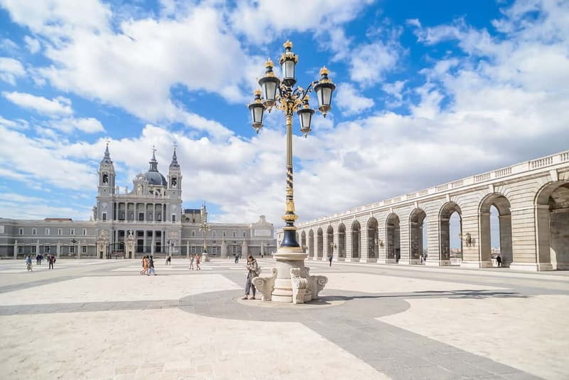 Madrid: Royal Palace Expert Guided Tour with Skip-the-Line - Artwork and palace design in a 19th-century setting