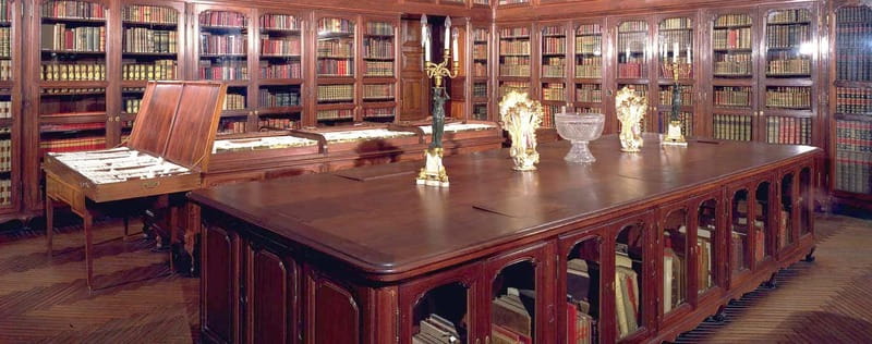 Madrid: Royal Palace Expert Guided Tour with Skip-the-Line - Royal Gardens on your own: slow down after the indoor sprint