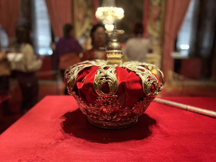 Madrid: Royal Palace Guided Shared Group Tour - Quick hits: what makes this tour worth your time