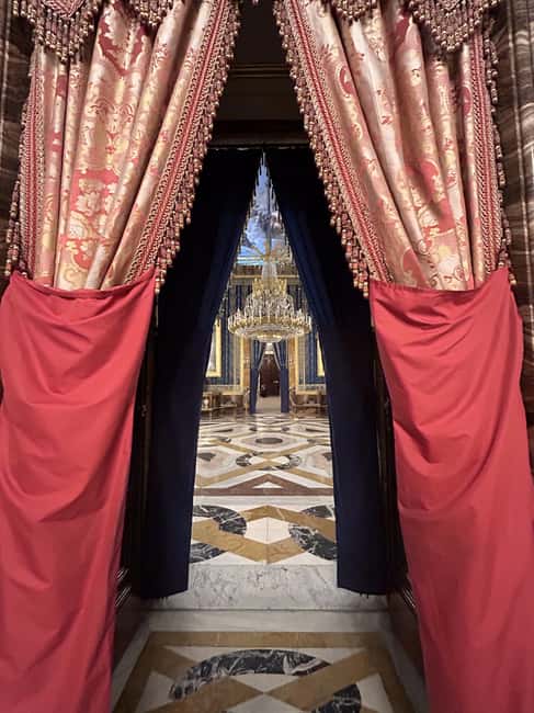 Madrid: Royal Palace Guided Shared Group Tour - The 90-minute pace: what you can realistically expect to see
