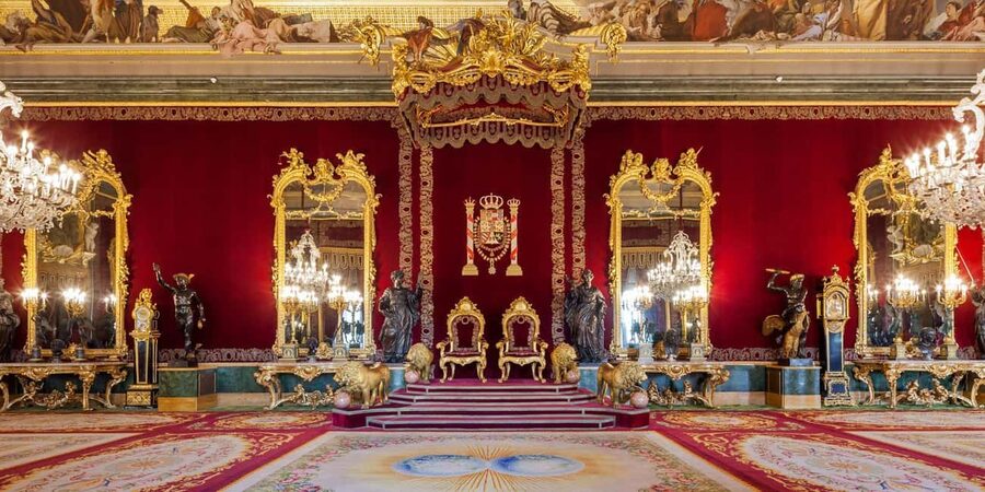 Madrid: Royal Palace Guided Tour with Admission - Finding Opera Metro and the Plaza de Oriente Warm-Up