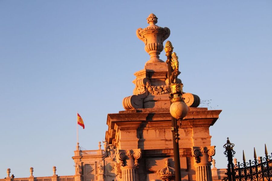 Madrid: Royal Palace Private Tour with Entry Ticket - Arriving at the Royal Palace: where your tour actually starts