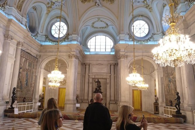 Madrid Royal Palace Private Tour with Skip-the-line Ticket - Photography rules: how the tour keeps you from getting interrupted