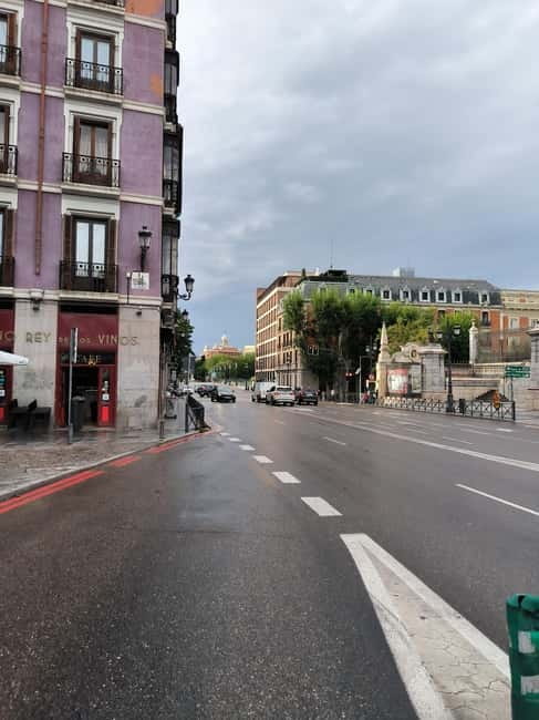 Madrid: Royal Palace Private Tour with Tickets - Value check: is $412 per group worth it?