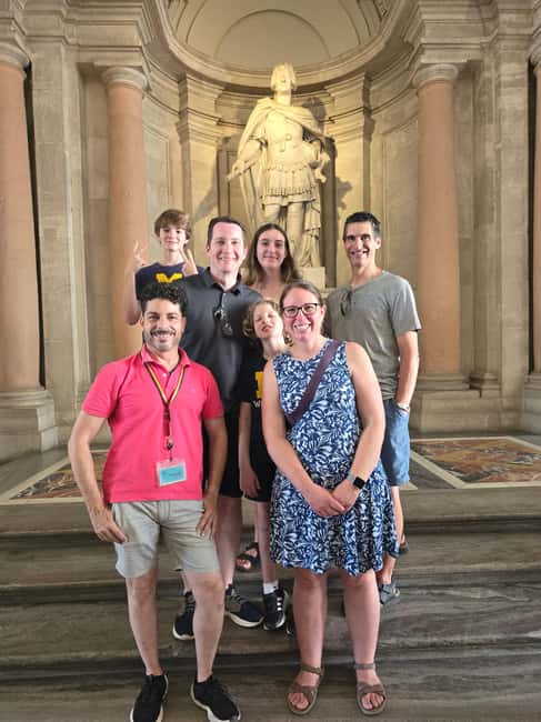Madrid: Royal Palace Small Group Tour with Skip-the-Line - What “small group” changes for you inside the palace
