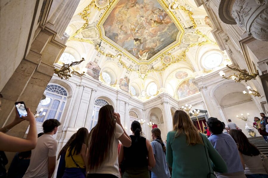 Madrid: Royal Palace Tour, Flamenco Show, & Tapas with Drink - Torres Bermejas Flamenco: A Fixed 7:00 PM Show You’ll Actually Plan Around