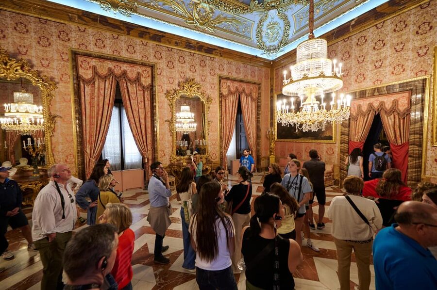 Madrid: Royal Palace Tour, Flamenco Show, & Tapas with Drink - Pace and Logistics: The One Thing to Watch Closely