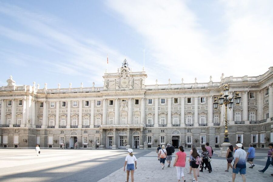 Madrid: Royal Palace Tour, Flamenco Show, & Tapas with Drink - Getting Around the Palace Experience: What “Guided Walking” Really Means