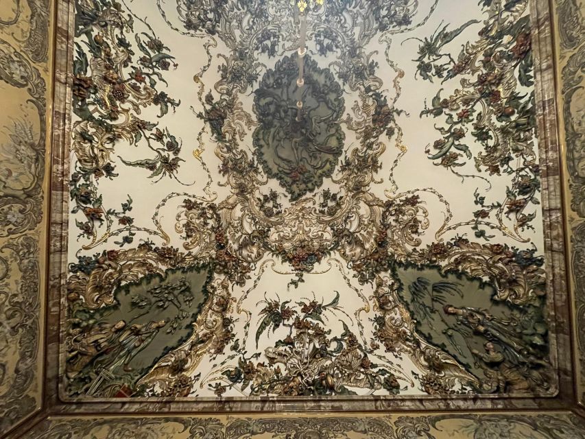 Madrid: Royal Palace tour - semi private or private - About 25 rooms: the décor tour you actually understand
