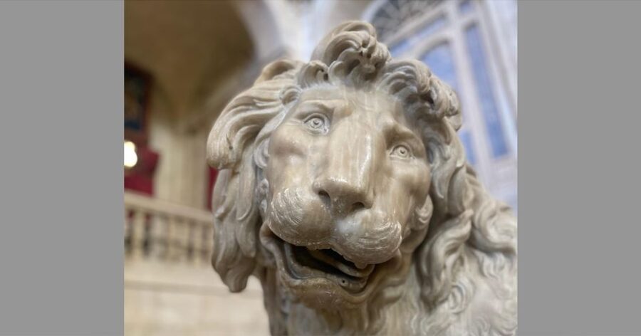 Madrid: Royal Palace tour - semi private or private - Small group vs private: how to choose the right tour style