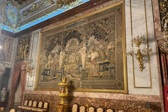 Madrid Royal Palace Tour - Semi private - Stop 1 at the Royal Palace: the staircase and the route that actually works